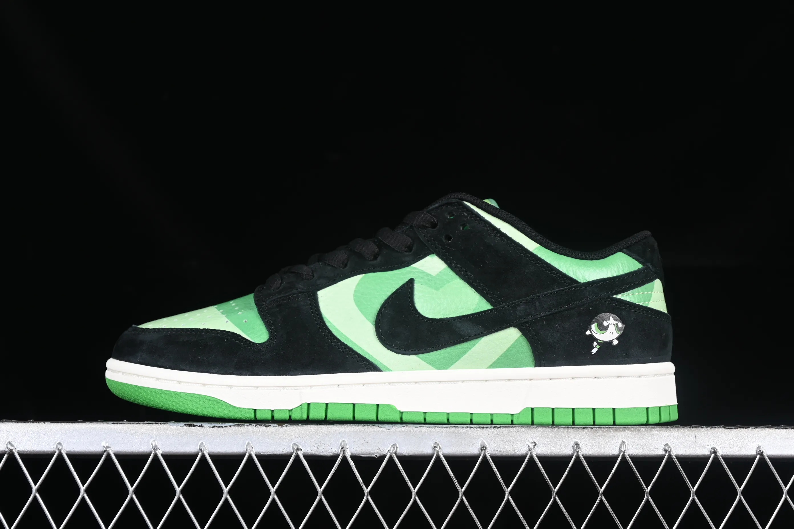 All Categories Nk SB Dunk Series Nk SB Dunk Low Low-top sneakers The Powerpuff Girls x Nk Dunk SB Low Powerpuff Girls joint black and green SB low-top casual sneakers GP5532-062